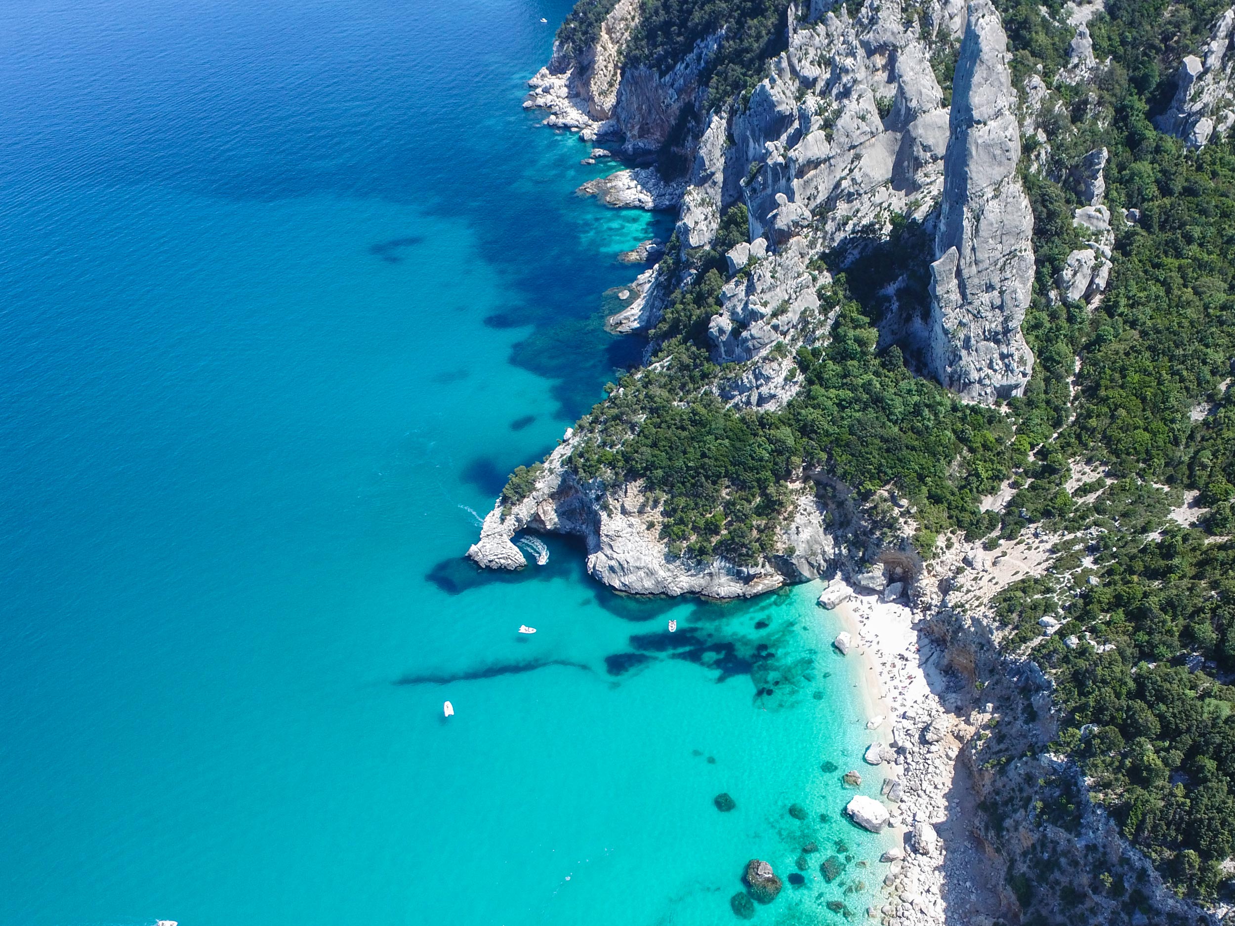 Cala_Goloritzè_2_Costa-di-Baunei_Sardinia-Naturla-Park-Tours